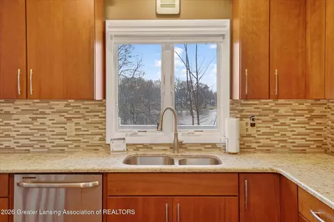 1226 S Geneva Dr, Dewitt, MI 48820 photo 17