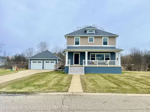 422 Oakwood Dr, Charlotte, MI 48813