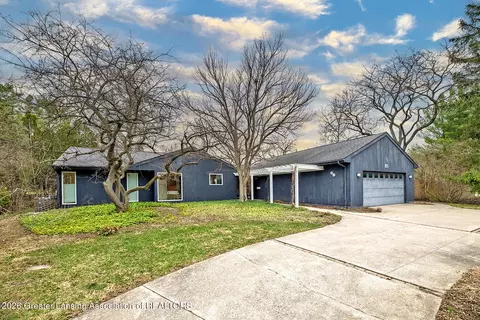 855 Lantern Hill Dr, East Lansing, MI 48823