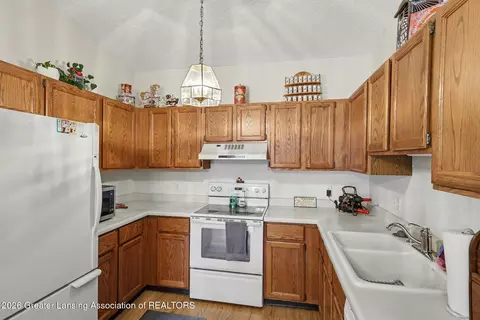 Kitchen - 1111 Sunview Dr, Saint Johns, MI 48879 photo 1 of 1