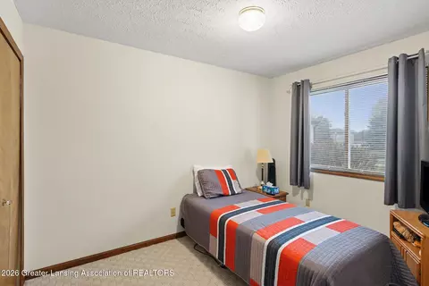 Bedroom - 1111 Sunview Dr, Saint Johns, MI 48879 photo 2 of 2