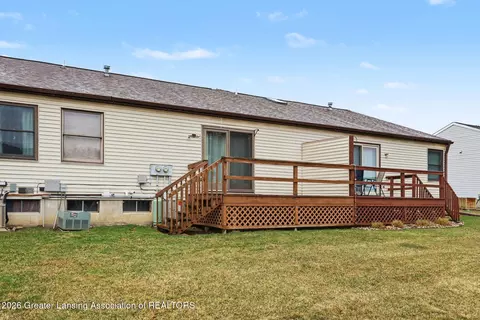 Exterior - 1111 Sunview Dr, Saint Johns, MI 48879 photo 1 of 1