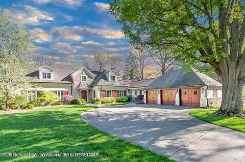 2 Locust Ln, Lansing, MI 48911