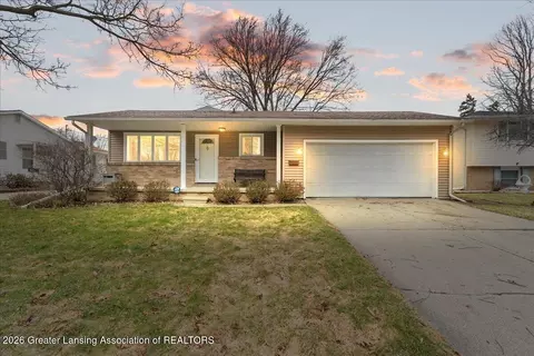 1926 Peggy St, Lansing, MI 48910