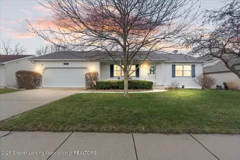 925 Candela Ln, Grand Ledge, MI 48837