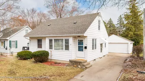 3115 Palmer St, Lansing, MI 48910