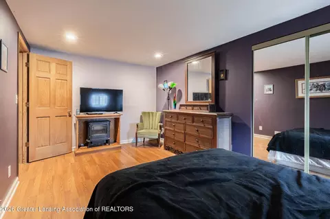 Bedroom - 116 E First St, Charlotte, MI 48813 photo 4 of 4