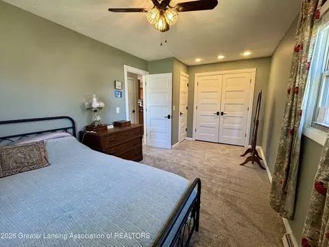 Bedroom - 2201 N Aurelius Rd, Holt, MI 48842 photo 2 of 4