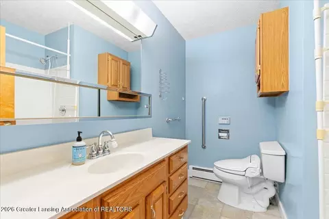 Bath - 14174 Myers Rd, Dewitt, MI 48820 photo 3 of 6