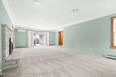 Living - 14174 Myers Rd, Dewitt, MI 48820 photo 4 of 5