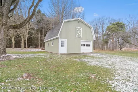 Exterior - 14174 Myers Rd, Dewitt, MI 48820 photo 6 of 7