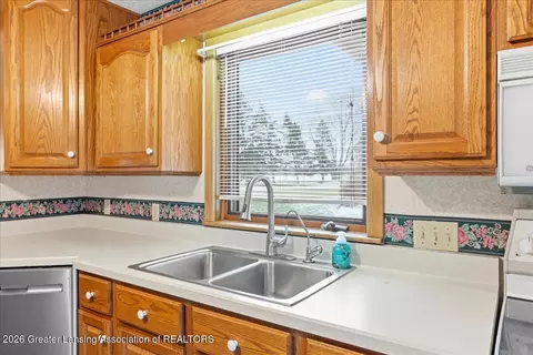 Kitchen - 14174 Myers Rd, Dewitt, MI 48820 photo 2 of 3