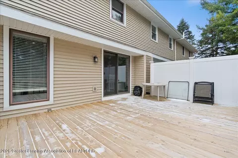 Exterior - 5475 Maple Ridge Rd, Haslett, MI 48840 photo 3 of 5