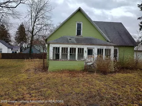 915 May St, Owosso, MI 48867