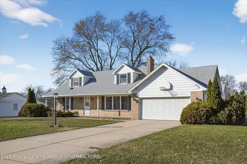 6102 Bradford Ln, Lansing, MI 48917