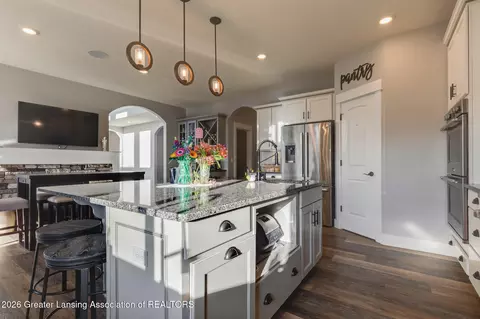 Kitchen - 13624 Sienna Pass, Dewitt, MI 48820 photo 3 of 9