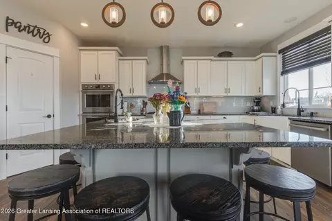 Kitchen - 13624 Sienna Pass, Dewitt, MI 48820 photo 7 of 9