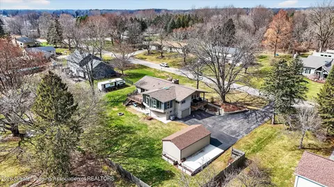 View/Area - 13780 Hamersley Dr, Bath, MI 48808 photo 3 of 11