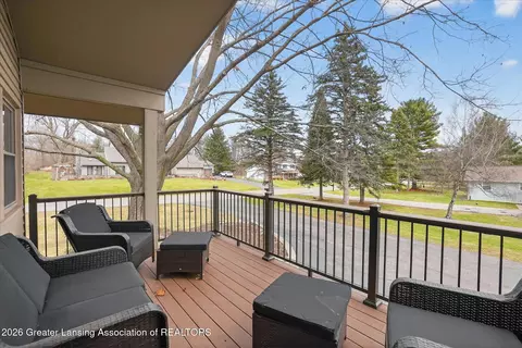 Exterior - 13780 Hamersley Dr, Bath, MI 48808 photo 5 of 20