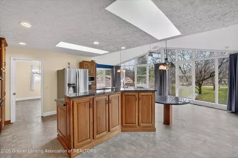 Kitchen - 13780 Hamersley Dr, Bath, MI 48808 photo 2 of 8
