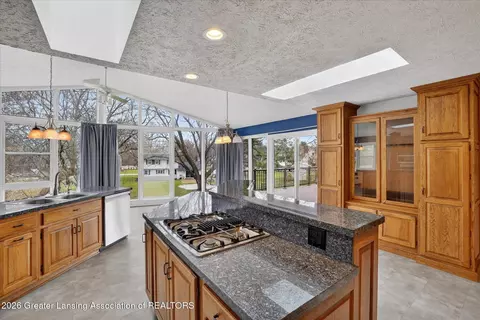 Kitchen - 13780 Hamersley Dr, Bath, MI 48808 photo 3 of 8