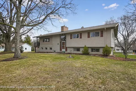 13780 Hamersley Dr, Bath, MI 48808