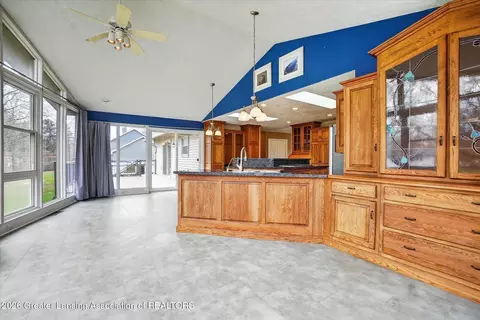 Kitchen - 13780 Hamersley Dr, Bath, MI 48808 photo 5 of 8