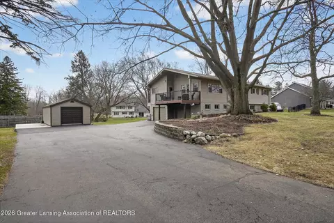 Exterior - 13780 Hamersley Dr, Bath, MI 48808 photo 3 of 20