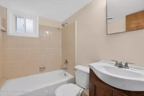 Bath - 13780 Hamersley Dr, Bath, MI 48808 photo 5 of 5