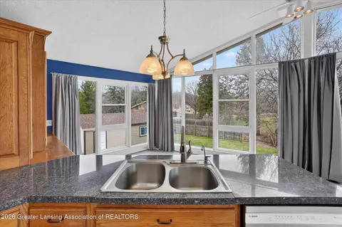 Kitchen - 13780 Hamersley Dr, Bath, MI 48808 photo 4 of 8