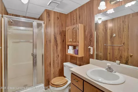 Bath - 976 Riverview Ct, Williamston, MI 48895 photo 4 of 4