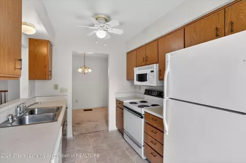 Kitchen - 976 Riverview Ct, Williamston, MI 48895 photo 3 of 4