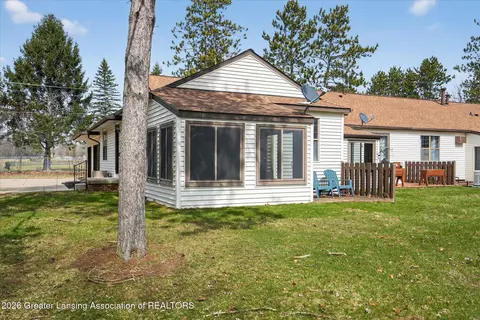 Exterior - 976 Riverview Ct, Williamston, MI 48895 photo 8 of 12