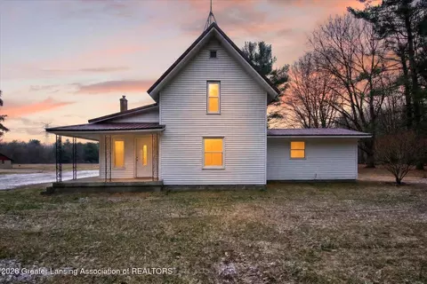 5941 S Mount Hope Rd, Carson City, MI 48811