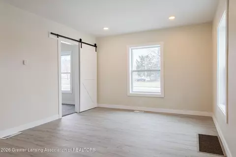 Living - 1027 Britten Ave, Lansing, MI 48910 photo 2 of 4
