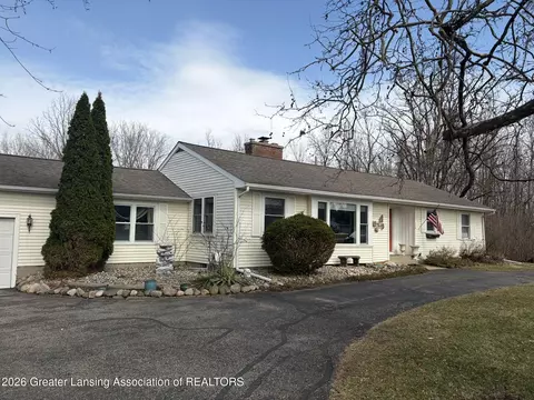 4942 Holt Rd, Holt, MI 48842