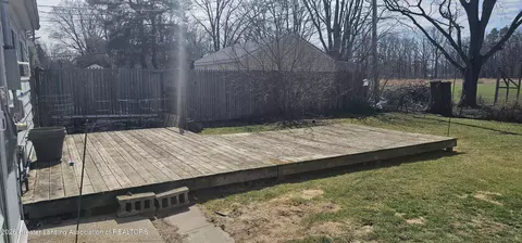 1422 Warwick Dr, Lansing, MI 48910 photo 2
