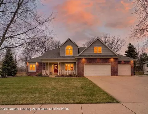 2545 Hummingbird Ln, Holt, MI 48842