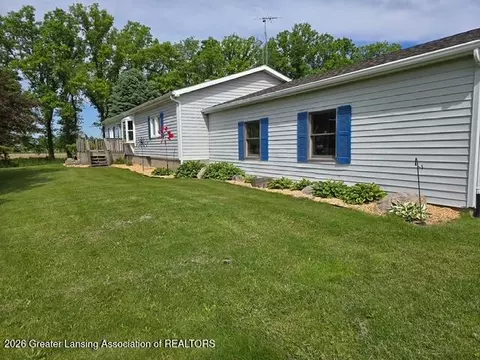 5385 Faragher Rd, Saint Johns, MI 48879