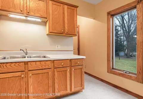Kitchen - 802 Wilkinson, Owosso, MI 48867 photo 4 of 4