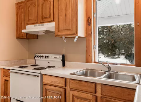 Kitchen - 802 Wilkinson, Owosso, MI 48867 photo 2 of 4
