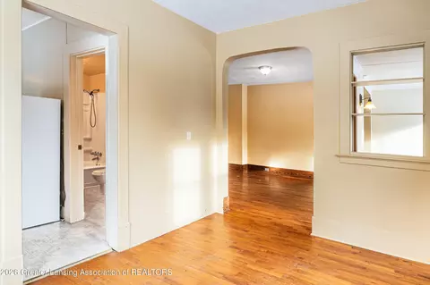 Entry Way - 802 Wilkinson, Owosso, MI 48867 photo 4 of 9
