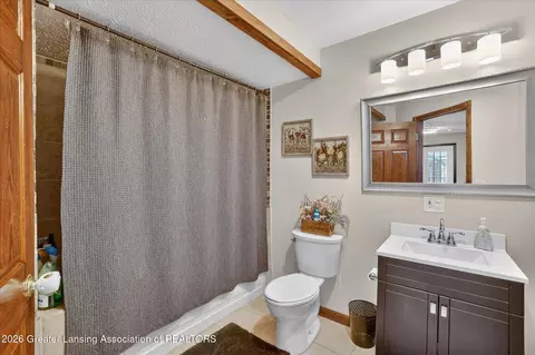 Bath - 1414 Cooper Ave, Lansing, MI 48910 photo 3 of 3
