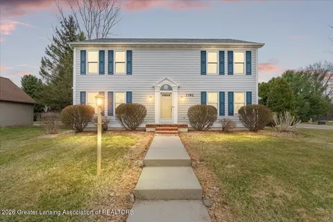 2792 Dellridge Dr, Holt, MI 48842