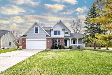 3421 Hawthorne Woods Pkwy, Dewitt, MI 48820