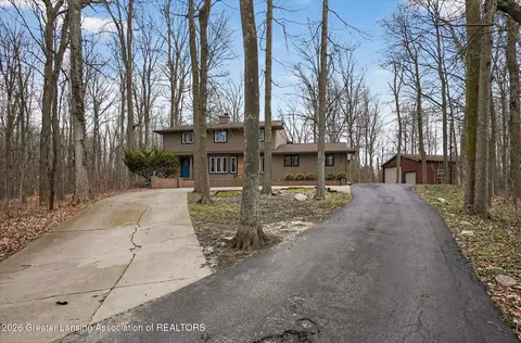 6545 W Galway Cir, Dimondale, MI 48821 photo 2