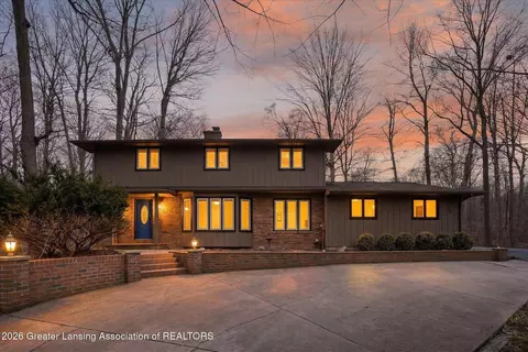 6545 W Galway Cir, Dimondale, MI 48821