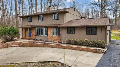 6545 W Galway Cir, Dimondale, MI 48821 photo 4