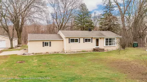 7741 S Cochran Rd, Olivet, MI 49076