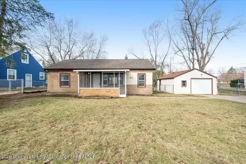 217 Richard Ave, Lansing, MI 48917